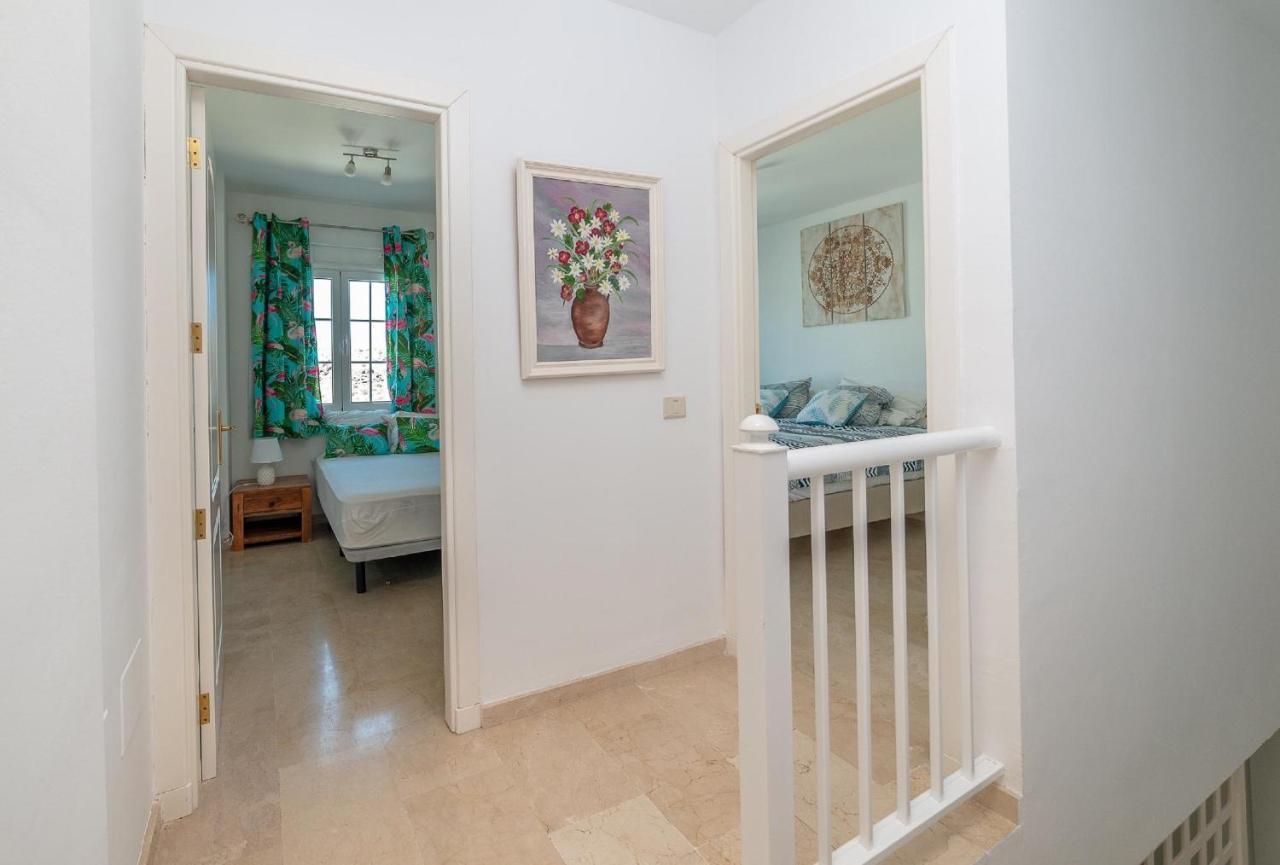 Modern Family Home Above Swimming Pool เปอร์โตริโก ภายนอก รูปภาพ