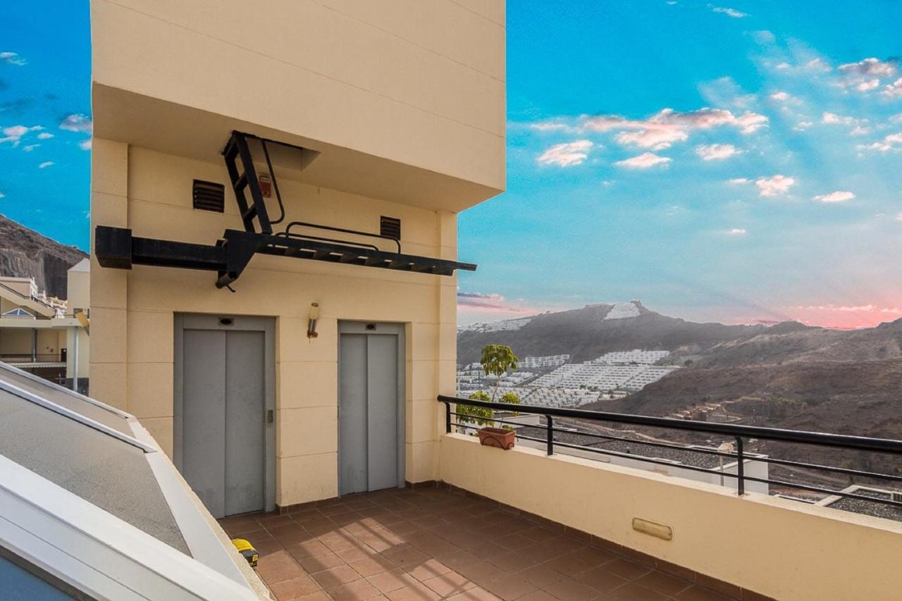 Modern Family Home Above Swimming Pool เปอร์โตริโก ภายนอก รูปภาพ